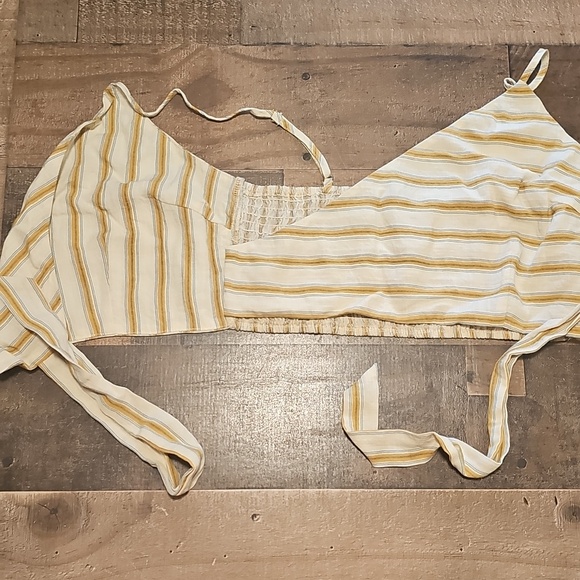 Lulu's Wrap Top - Picture 3 of 5